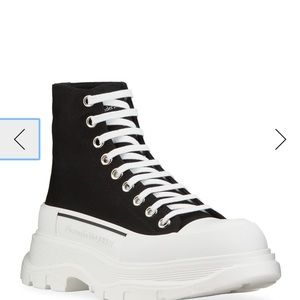 Hello! I am selling Men’s Alexander McQueen sneaks